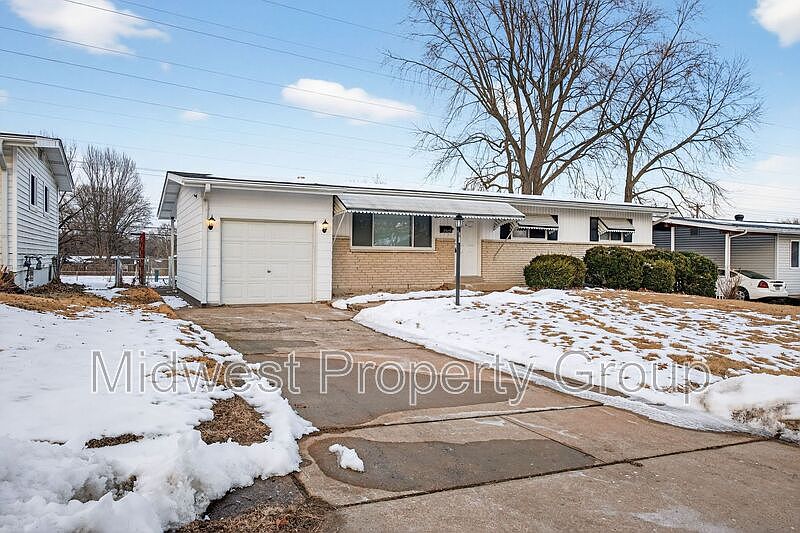 1st image of 2365 Dove Dr