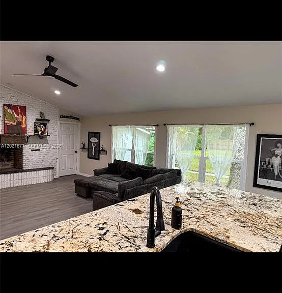 370 Hand Ave — Photo 20