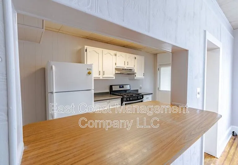 4231 Berger Ave — Photo 10