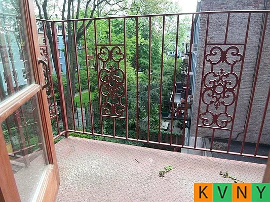 Rented by KVNY Soho | media 87