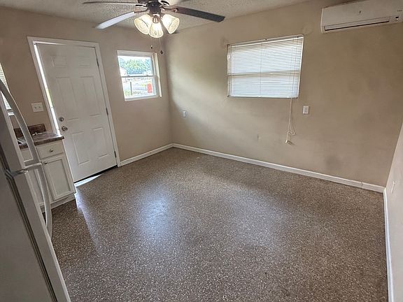 4th image of 1208 Cedar Ln SW #1208