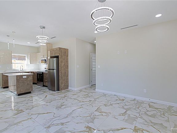 3rd image of 404 N Emerald Ave #2