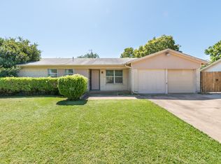 5920 Rosalyn Dr, Watauga, TX 76148