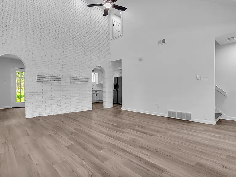 5398 Blue Ridge Pkwy — Photo 3