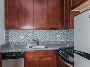 550 W Arlington Pl #1122, Chicago, IL 60614