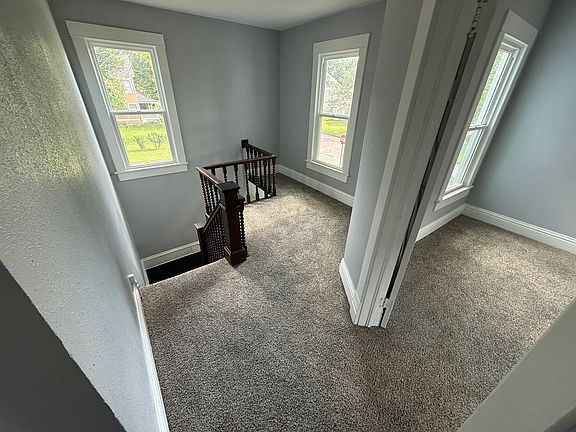 5th image of 524 S Evergreen Ave