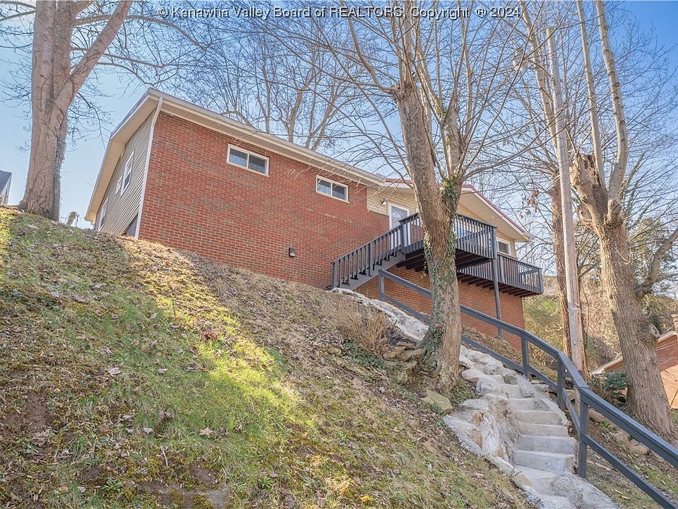 2938 Pence St, South Charleston, WV 25303 Zillow
