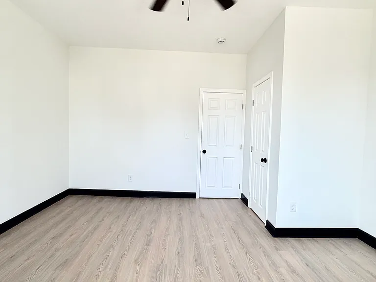 2525 W Lafayette Ave — Photo 10