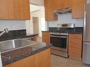 927 Bayview Ave, Oakland, CA 94610