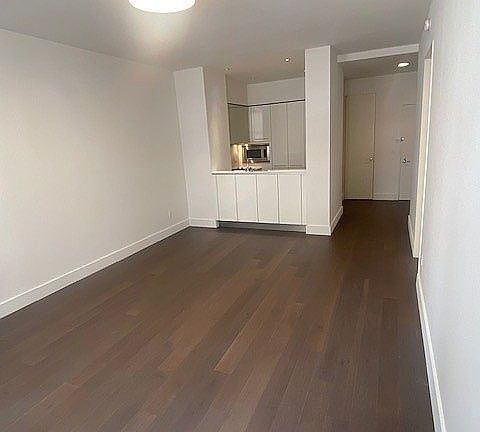 4th image of 25 Broad St APT 19P