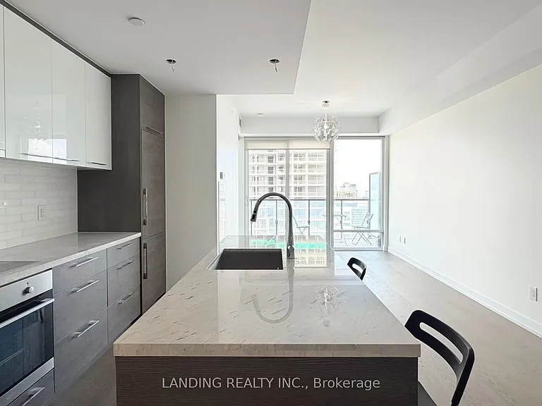 488 University Ave #2603 — Photo 3