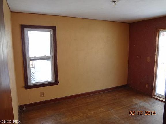 4th image of 127 Franklin Ave