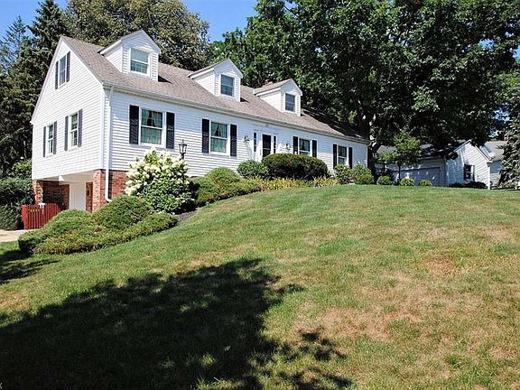 4th image of 120 Village Circle Dr