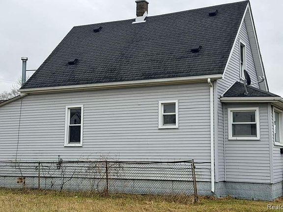 4th image of 11756 Dyar St