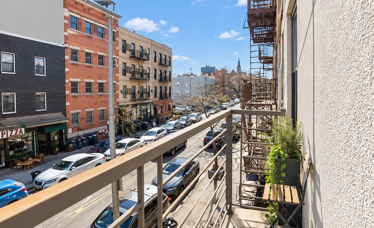 24 Havemeyer Street — Photo 4