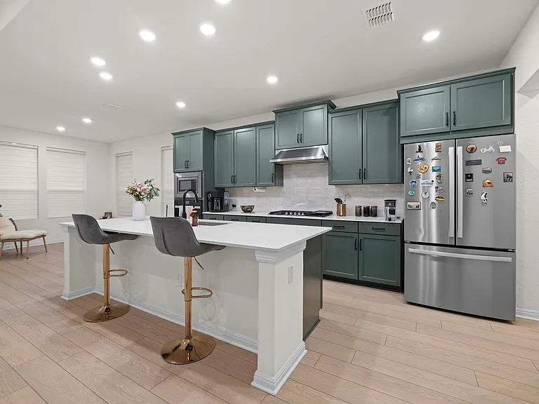 2604 Acoma Ln — Photo 9