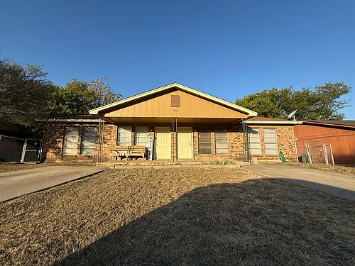 1506 Indian Trail Photo 1