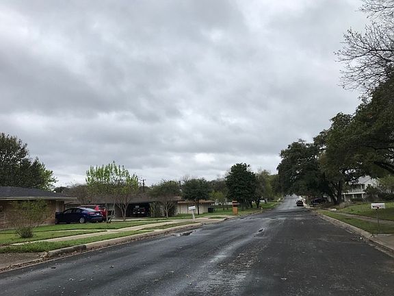 5th image of 443 Indigo St