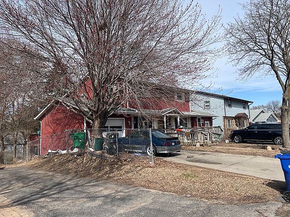 3rd image of 1531 Clarence St #33