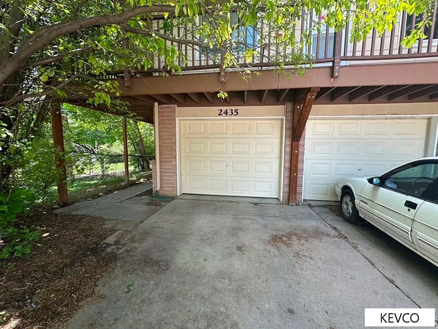 2433-2435 Crabtree Dr — Photo 2