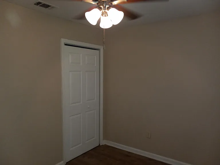 703 Putnam Dr #2 — Photo 8