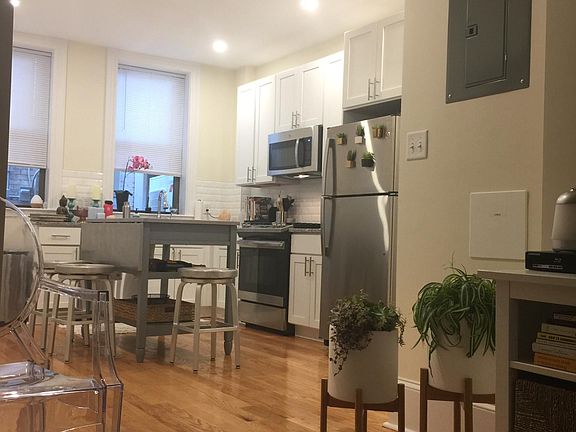 4th image of 9 Seaverns Ave APT 2R