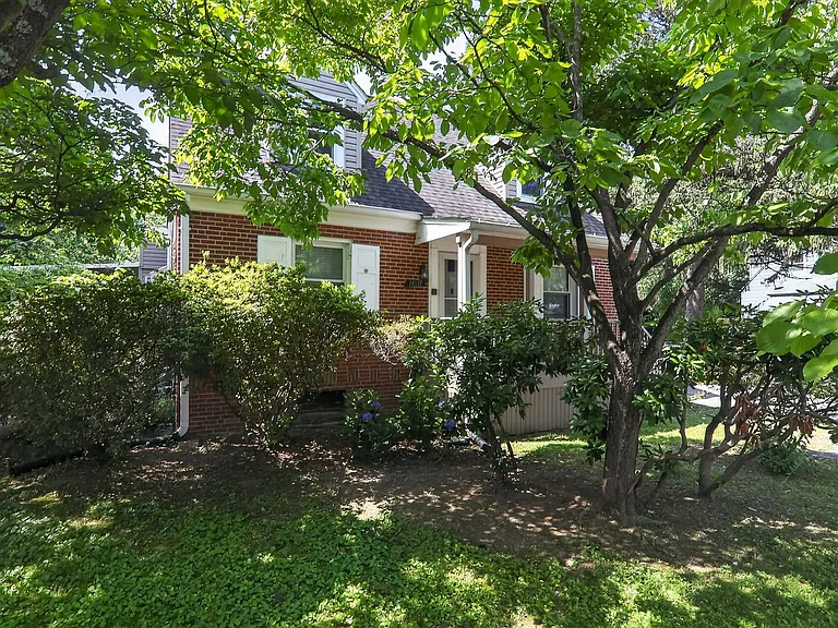 14011 Rectory Ln — Photo 36