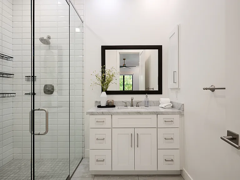 3808 E Fairmount Ave — Photo 26