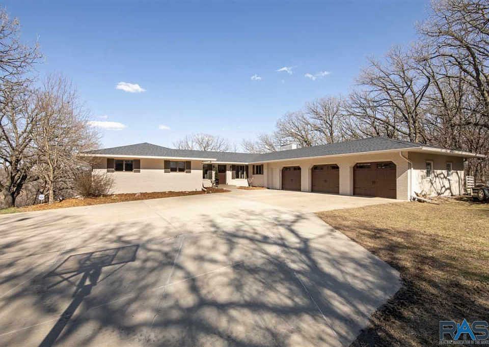 1st image of 48027 Oak Trail Pl