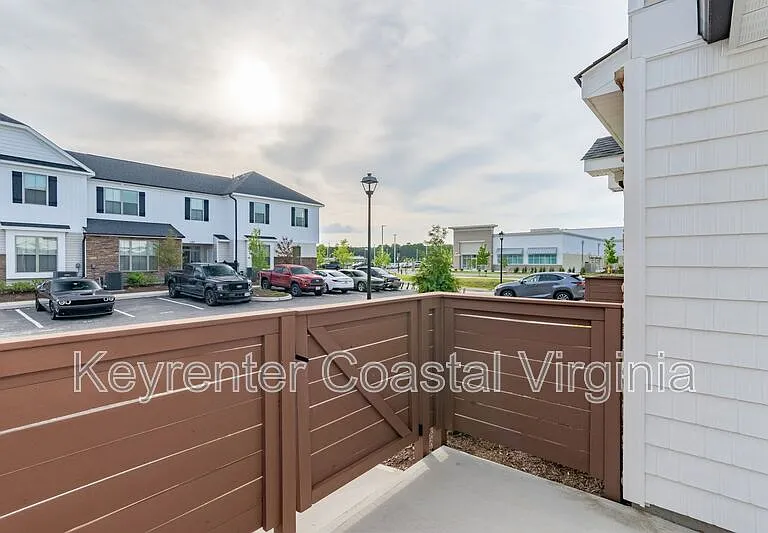 1302 Kathy Ann Way E — Photo 18