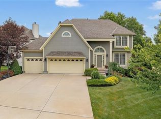 14019 Parkhill St, Overland Park, KS 66221