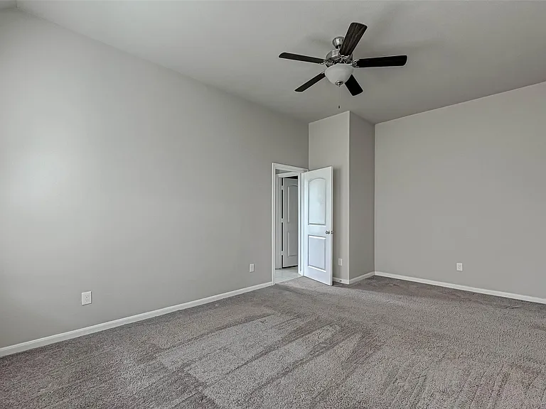 315 Biltmore Loop — Photo 27