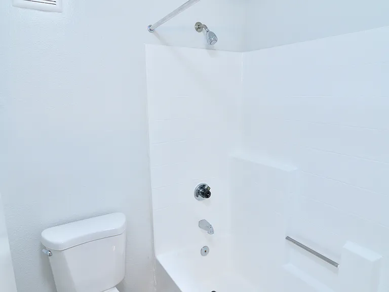 Sunset Plaza Apartments — Photo 20