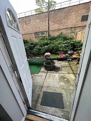 Rented by Brooklyn Group | media 6