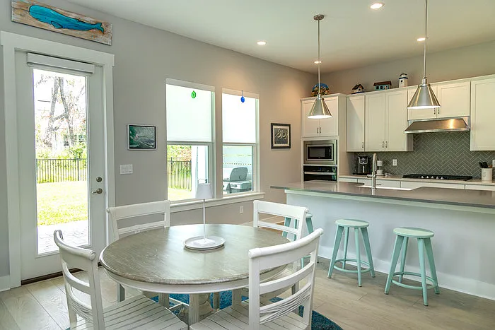 110 Oak Park Dr — Photo 3