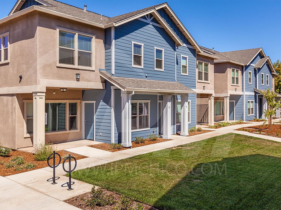 2nd image of 1709 Oakdale St Unit 9
