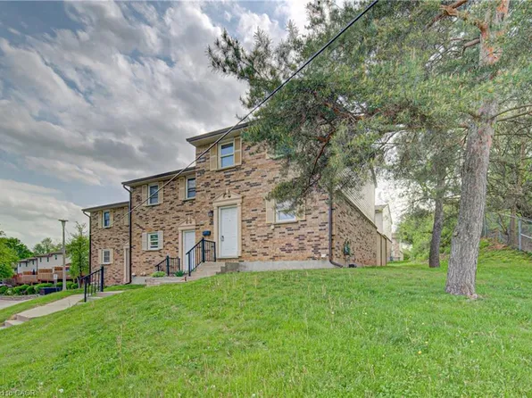 175 Cedar St #26, Cambridge, ON N1S 4X9