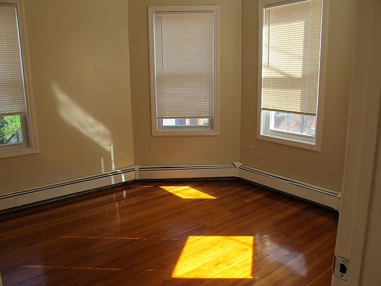 3 Carlisle St #3 — Photo 2