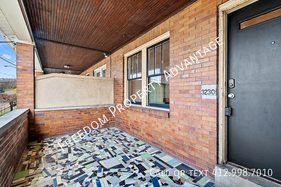 3230 California Ave - Brighton Heights — Photo 4