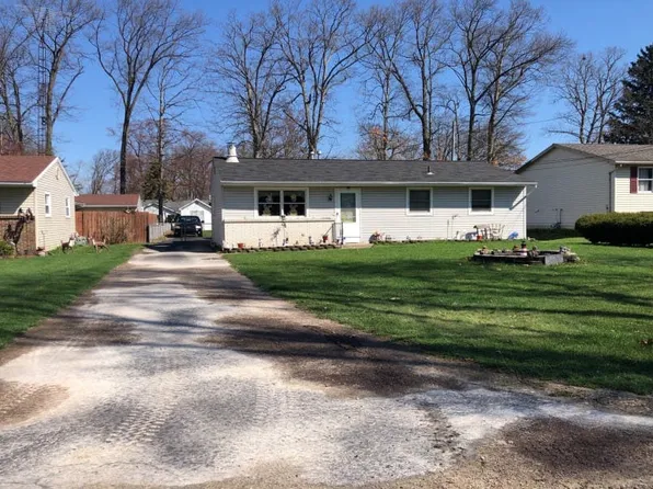 1102 Feltis Rd, Temperance, MI 48182