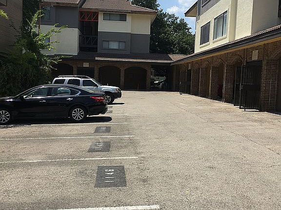 2nd image of 806 W 24th St APT 107