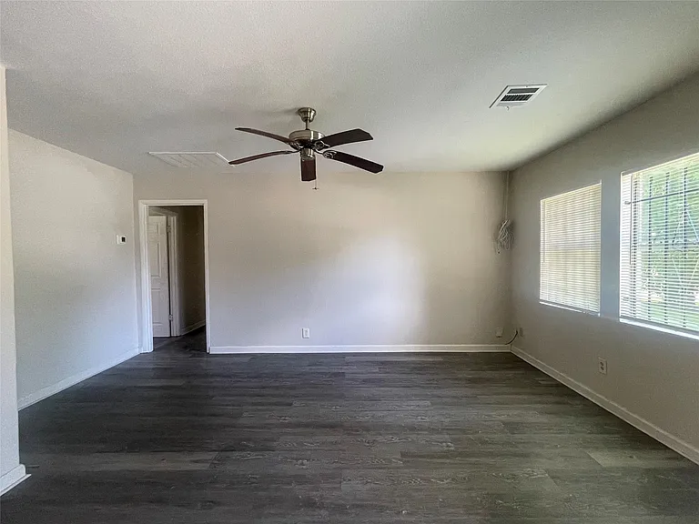 10509 Fairland Dr — Photo 3