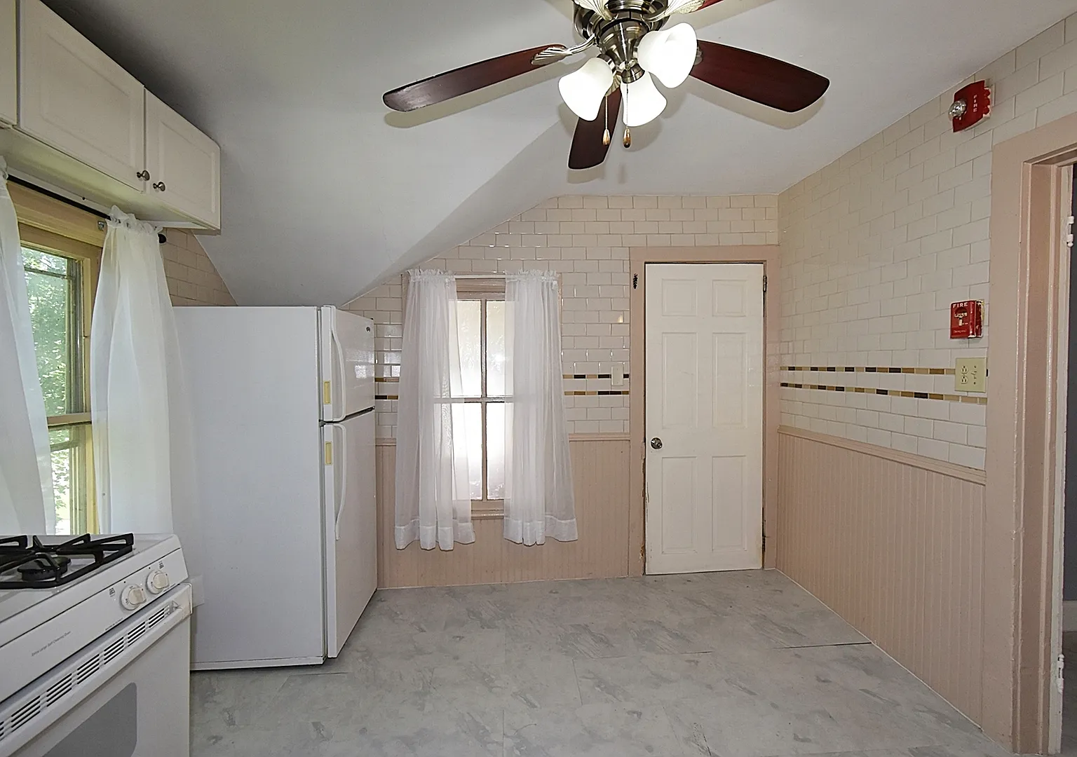 2 bed, 900 sqft, $1,795 — Photo 4