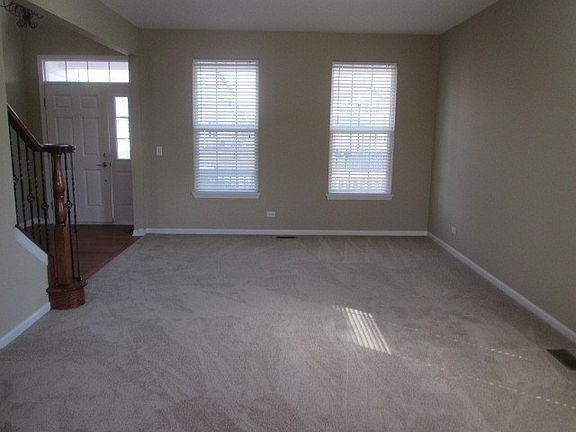 2nd image of 486 Sandlewood Ln