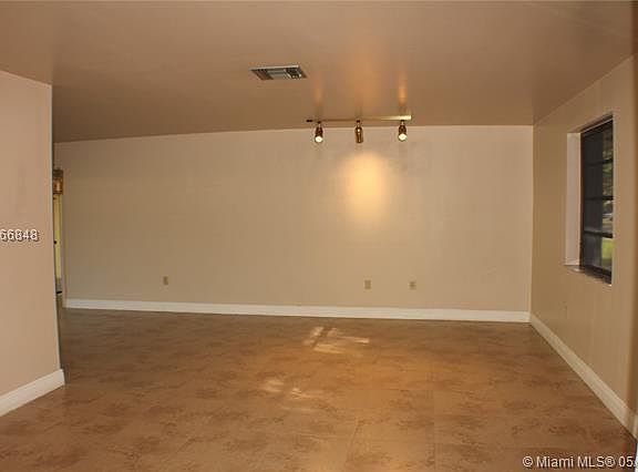5th image of 15401 Turnbull Dr