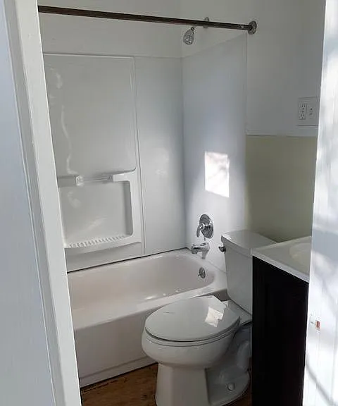 261 W McMillan St #1B — Photo 2