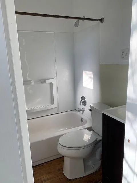 Building Photo - 261 W McMillan St #1B