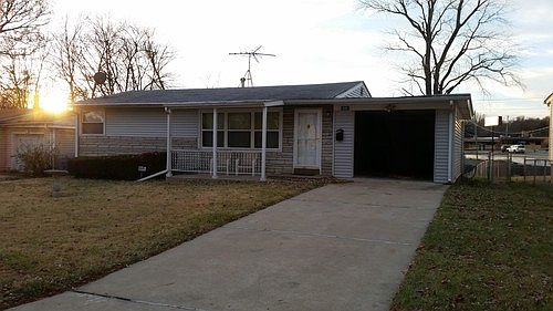 1st image of 49 Westdell Dr