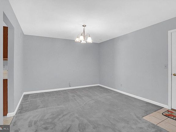 4th image of 1022 Hastings Blvd