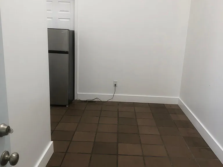 411 Cedar St #E — Photo 2
